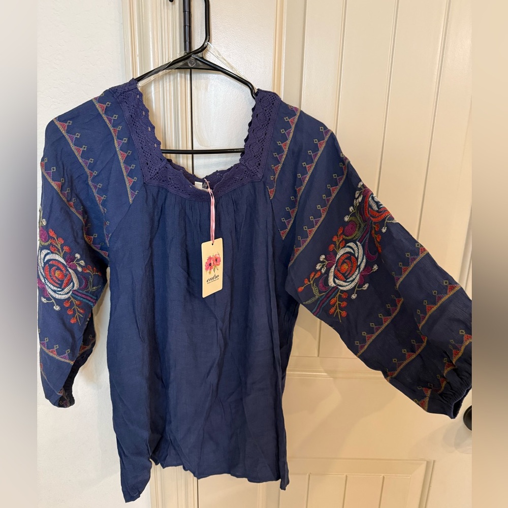ENTRO Vici Boho top with crochet and embroidered detail SIZE small